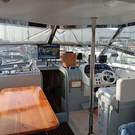 Bateau Au Bassin Des Lumieres