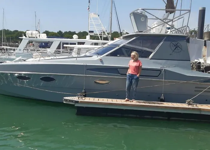 Bateau Au Bassin Des Lumieres