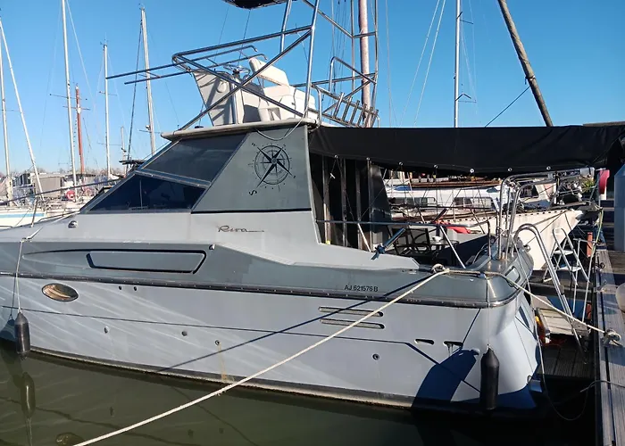 Bateau Au Bassin Des Lumieres